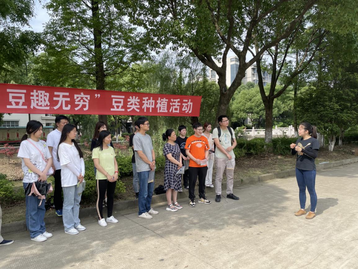 说明: 1.吴湘娟老师授课